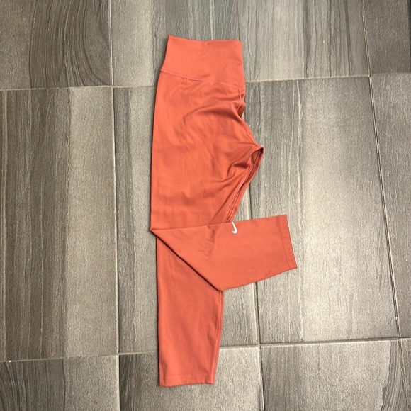 Nike Dri-Fit Orange Leggings - Picture 1 of 3